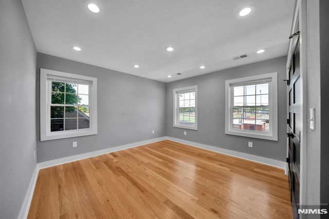 22 14th Street, Kenilworth, NJ 07033