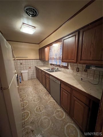 54 N Colvin Place, Tonawanda, NY 14223