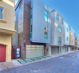 99 Surfside, Surfside (seal Beach), CA 90743