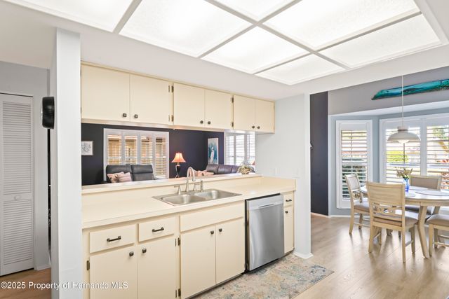 7107 Pond View Court, Spring Hill, FL 34606