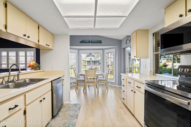 7107 Pond View Court, Spring Hill, FL 34606