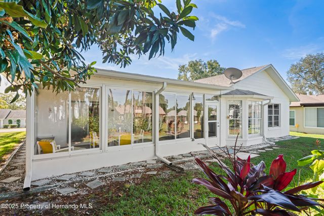 7107 Pond View Court, Spring Hill, FL 34606