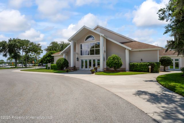 7107 Pond View Court, Spring Hill, FL 34606