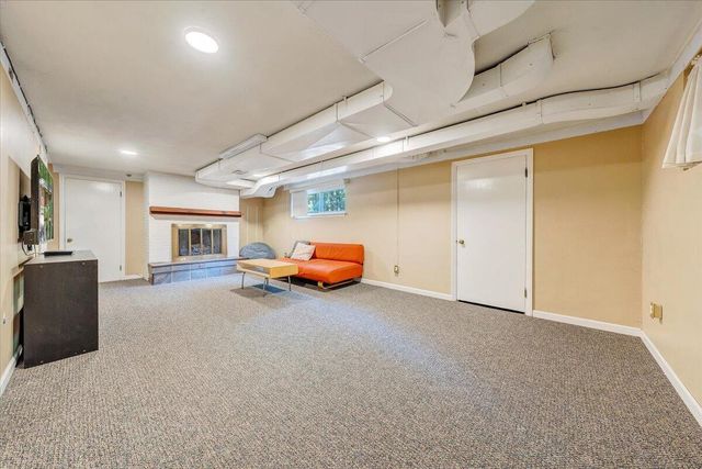 2702 Yellow Mountain RD, Roanoke, VA 24014
