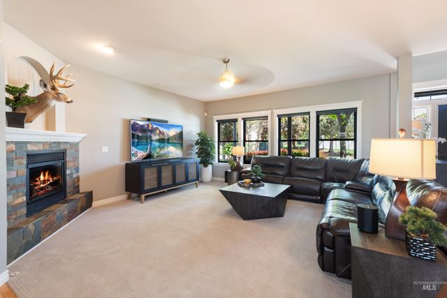 4220 W Dawson Dr, Meridian, ID 83646