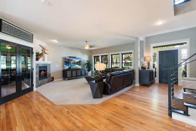 4220 W Dawson Dr, Meridian, ID 83646