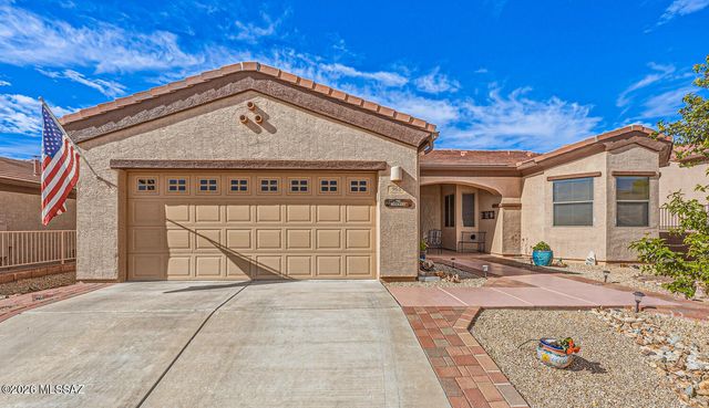 955 W Bosch Drive, Green Valley, AZ 85614