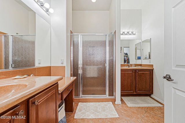955 W Bosch Drive, Green Valley, AZ 85614