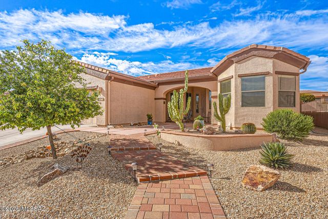 955 W Bosch Drive, Green Valley, AZ 85614