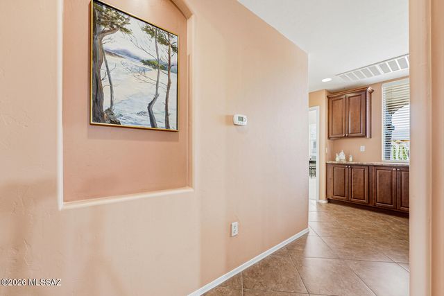 955 W Bosch Drive, Green Valley, AZ 85614