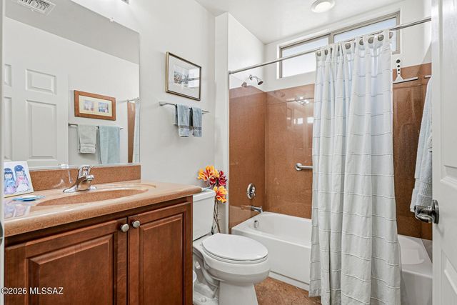 955 W Bosch Drive, Green Valley, AZ 85614