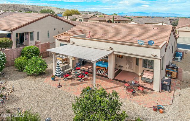 955 W Bosch Drive, Green Valley, AZ 85614