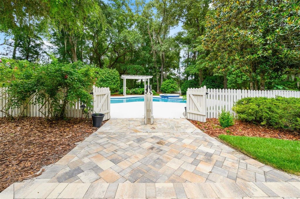 Image 55 of property listing at 10005 SW 48TH PLACE, Gainesville, FL 32608