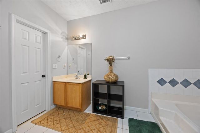 6690 Villa Court, Lithonia, GA 30038