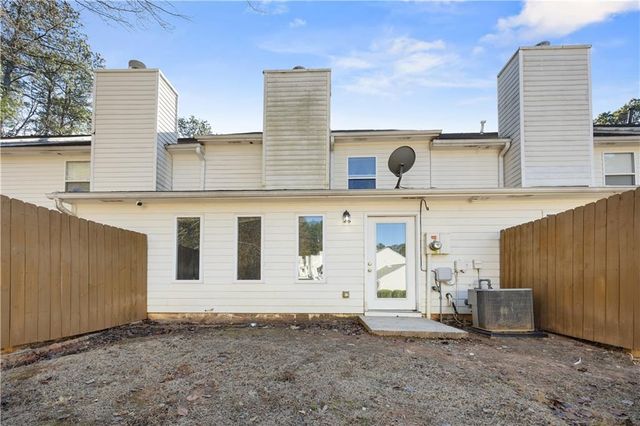 6690 Villa Court, Lithonia, GA 30038