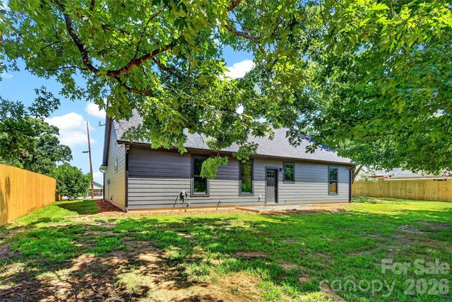 1652 Doggett Road, Forest City, NC 28043