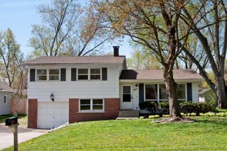 6415 Londonderry Drive, Cary, IL 60013