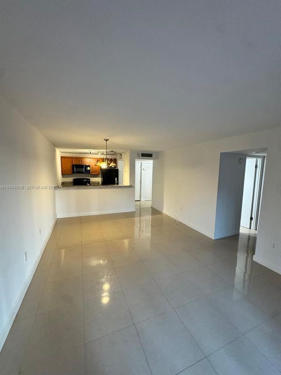 10700 SW 108th Ave C209, Miami, FL 33176