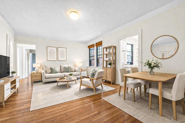 68-30 Burns Street C2, Forest Hills, NY 11375