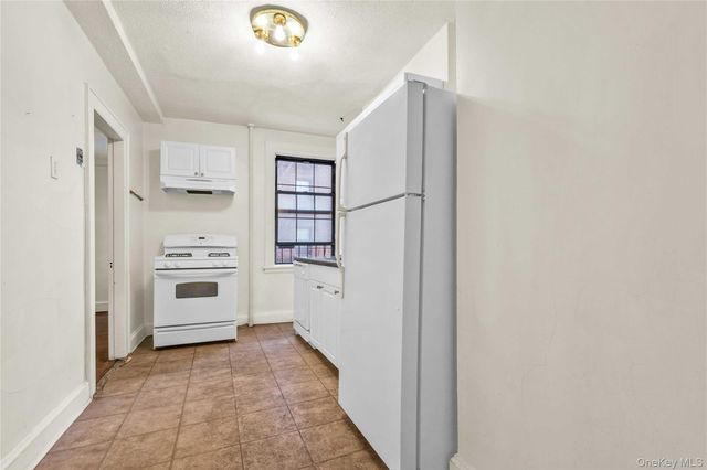 68-30 Burns Street C2, Forest Hills, NY 11375