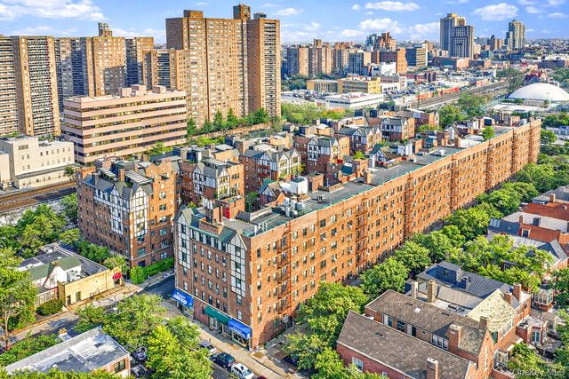 68-30 Burns Street C2, Forest Hills, NY 11375