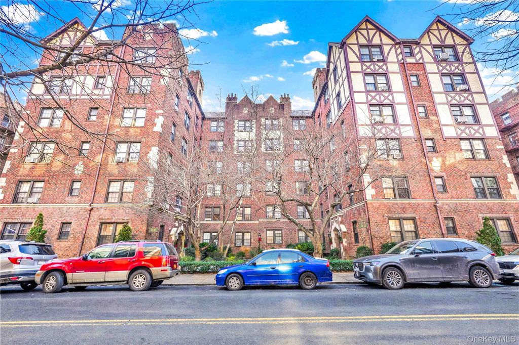 68-30 Burns Street C2, Forest Hills, NY 11375