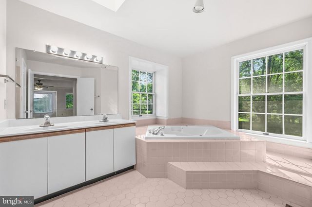 13508 GLEN MILL RD, Rockville, MD 20850