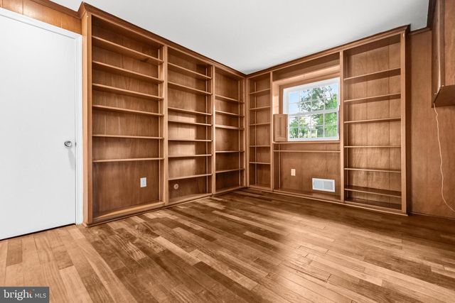 13508 GLEN MILL RD, Rockville, MD 20850