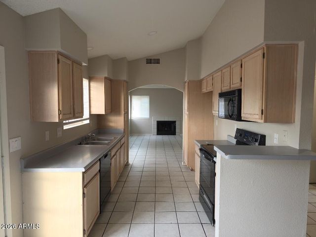 8703 W PUGET Avenue, Peoria, AZ 85345