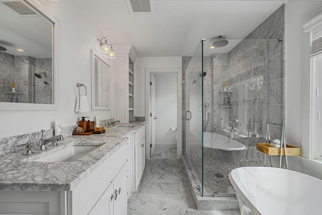 7 Bemis Rd, Wellesley, MA 02481