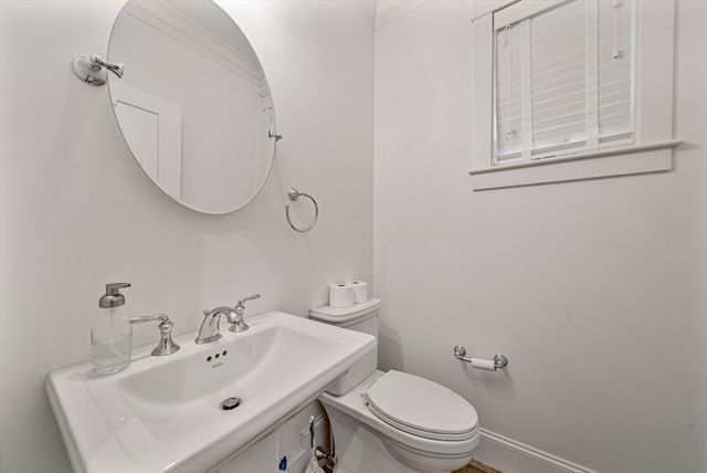 7 Bemis Rd, Wellesley, MA 02481