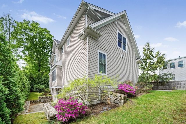 7 Bemis Rd, Wellesley, MA 02481