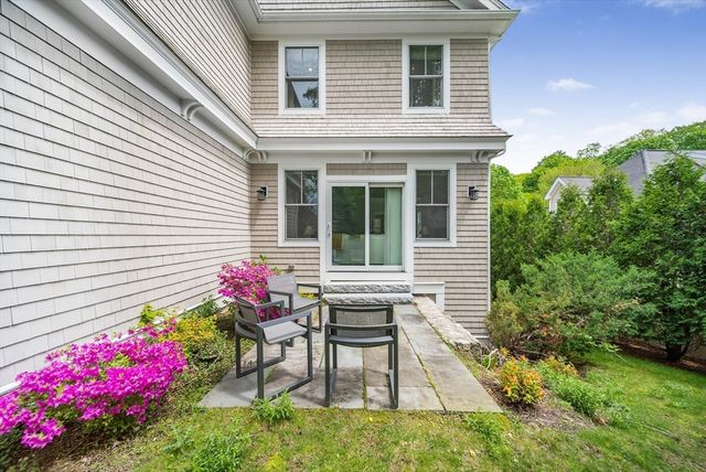 7 Bemis Rd, Wellesley, MA 02481