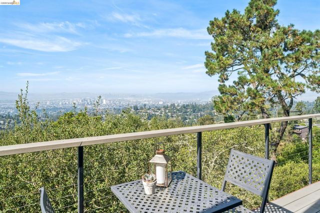 25 Ascot Court, Oakland, CA 94611