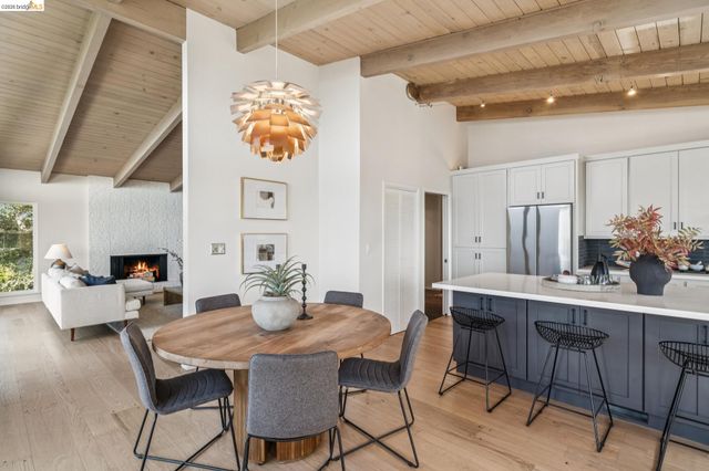25 Ascot Court, Oakland, CA 94611