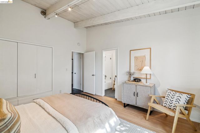 25 Ascot Court, Oakland, CA 94611