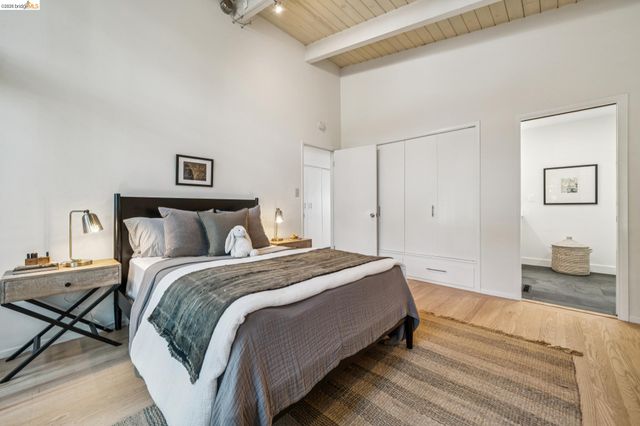 25 Ascot Court, Oakland, CA 94611