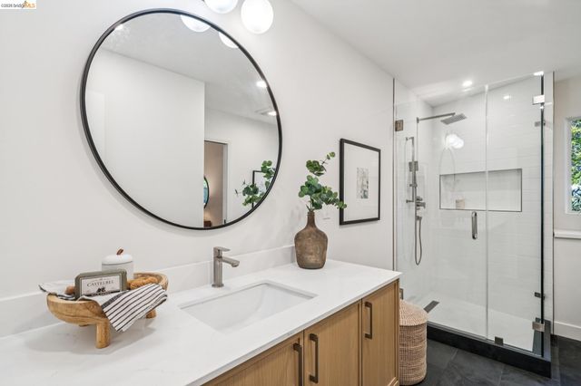 25 Ascot Court, Oakland, CA 94611
