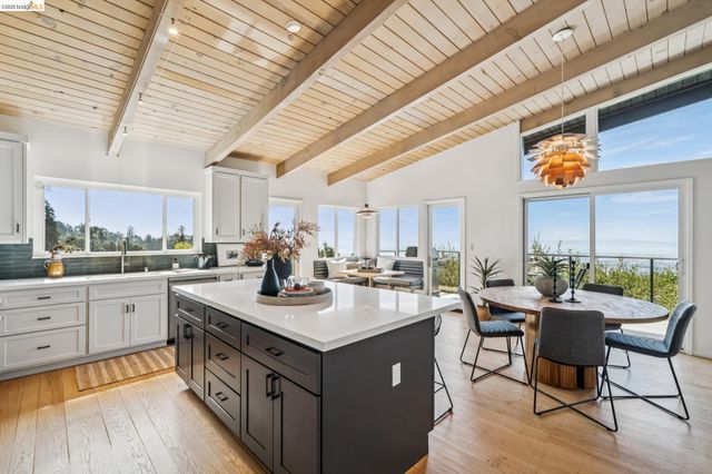 25 Ascot Court, Oakland, CA 94611