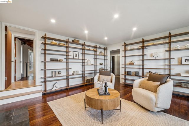 25 Ascot Court, Oakland, CA 94611