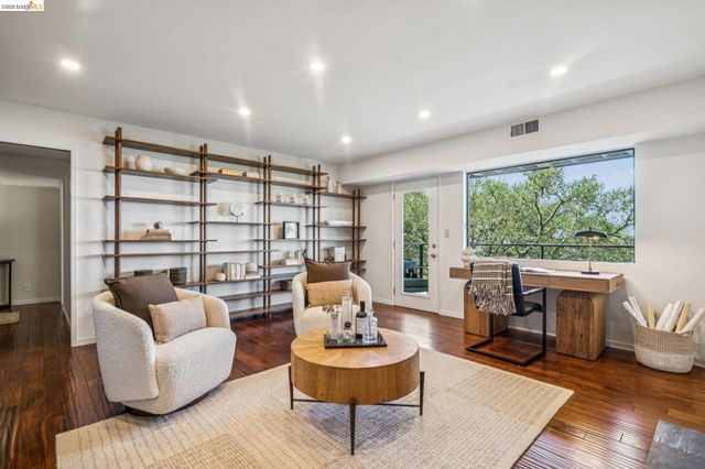 25 Ascot Court, Oakland, CA 94611
