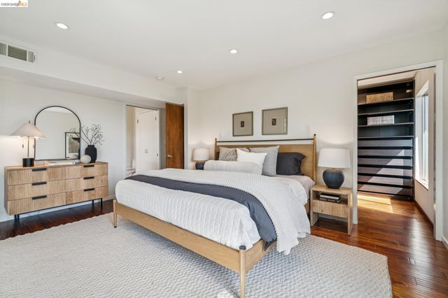 25 Ascot Court, Oakland, CA 94611