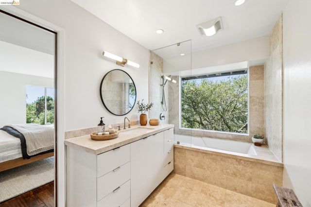 25 Ascot Court, Oakland, CA 94611