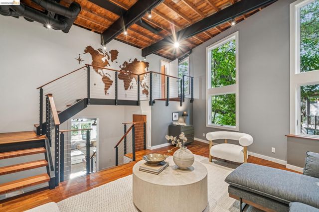 25 Ascot Court, Oakland, CA 94611