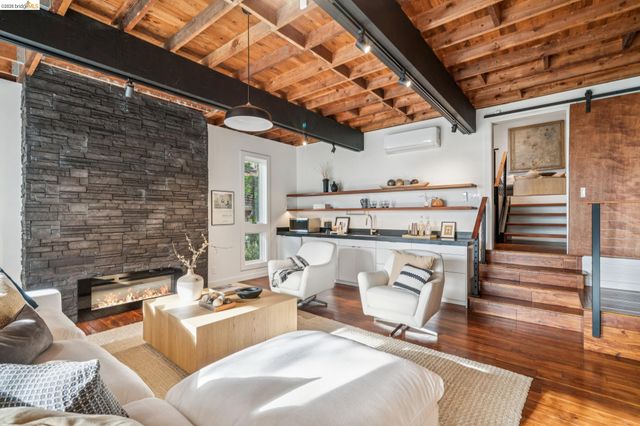 25 Ascot Court, Oakland, CA 94611