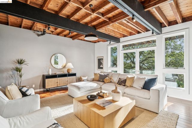 25 Ascot Court, Oakland, CA 94611