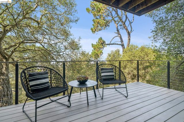25 Ascot Court, Oakland, CA 94611