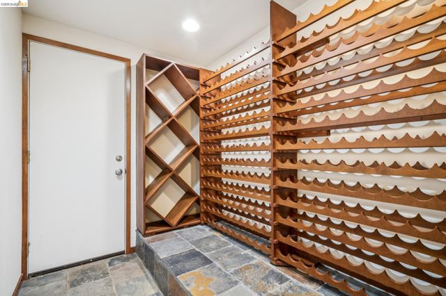 25 Ascot Court, Oakland, CA 94611