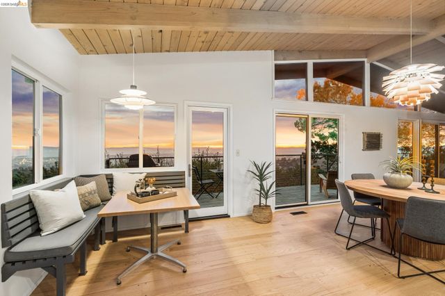 25 Ascot Court, Oakland, CA 94611