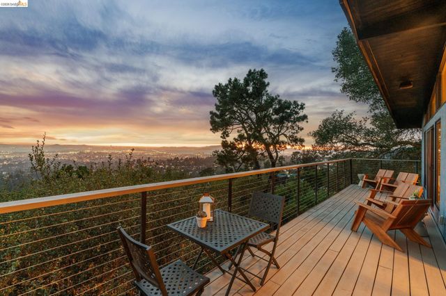 25 Ascot Court, Oakland, CA 94611